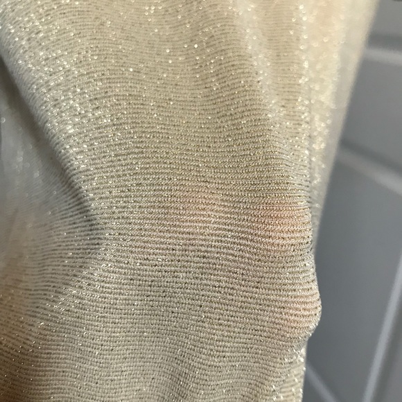 Sparkly gold Banana Republic tee - Picture 4 of 4